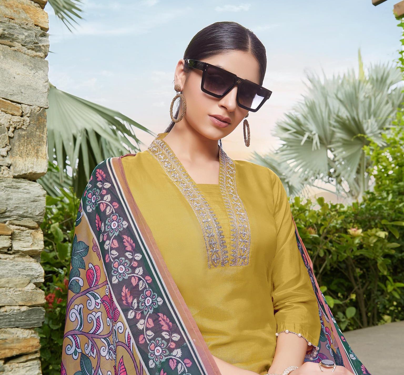 Dola Silk Kurti Set with Russian Silk Pant and Jacquard Dupatta – Handwork Ethnic Set for Women